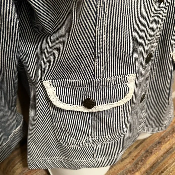 EUC Striped Soft  Denim Jacket w Lace Detail - Picture 3 of 12